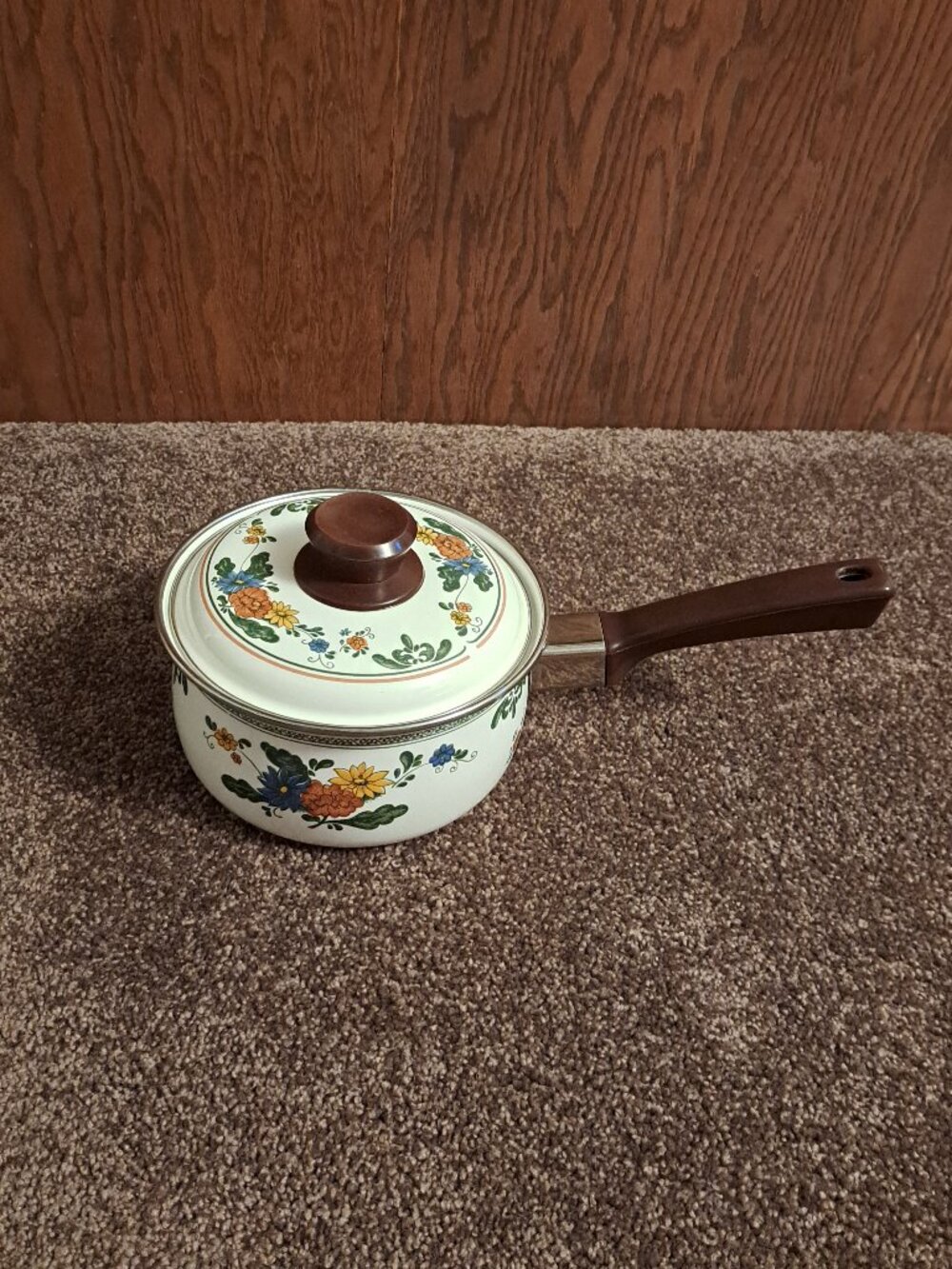Villeroy & Boch vintage enamel saucepan featuring iconic "Alt Amsterdam" pattern